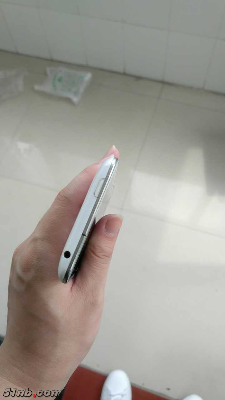 2129809284.jpg