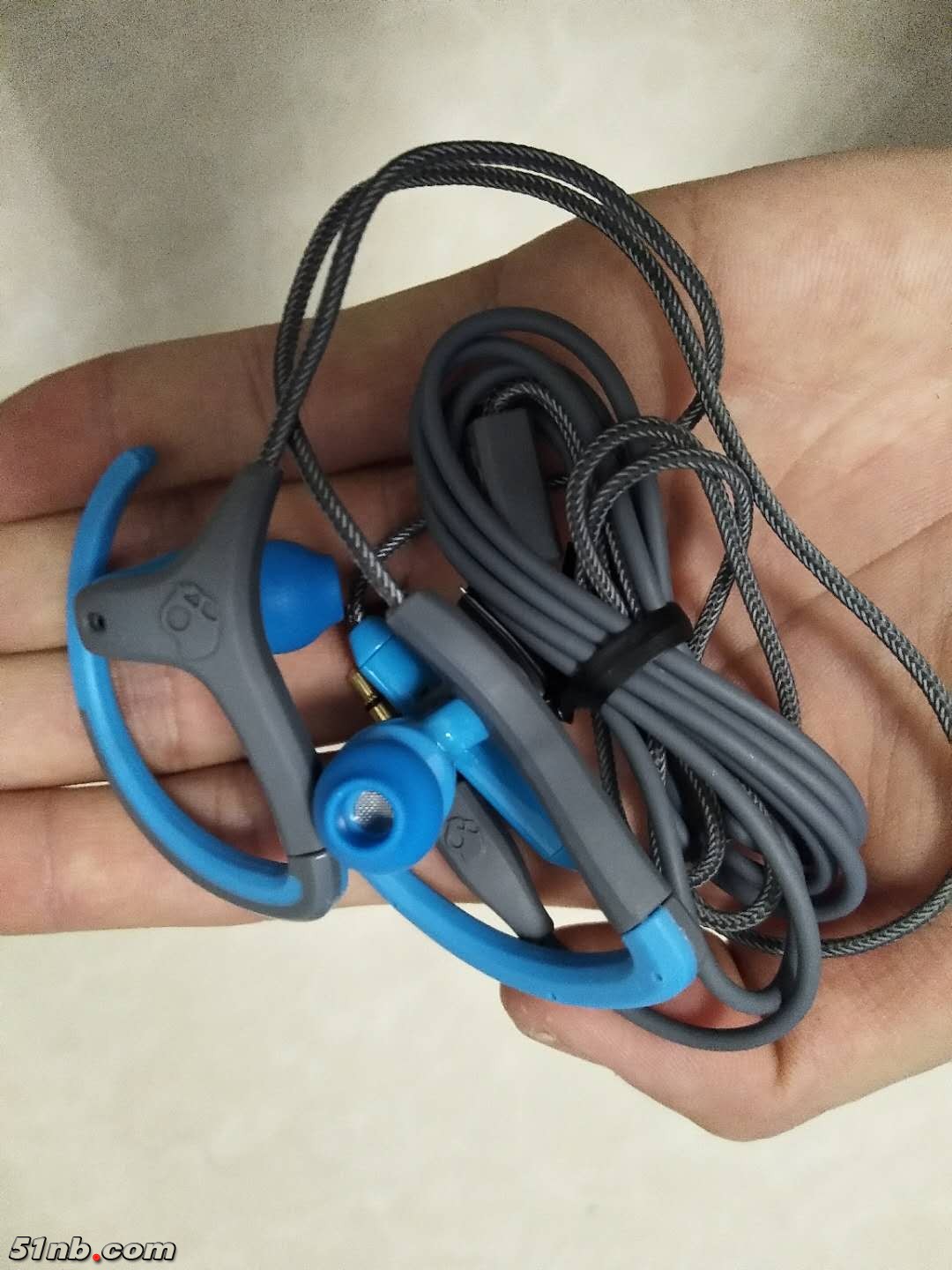 337940020.jpg