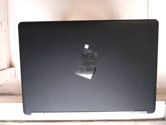 204855yzesddy81v5bv548.jpg
