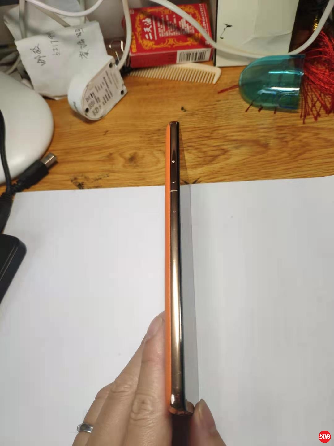 侧面