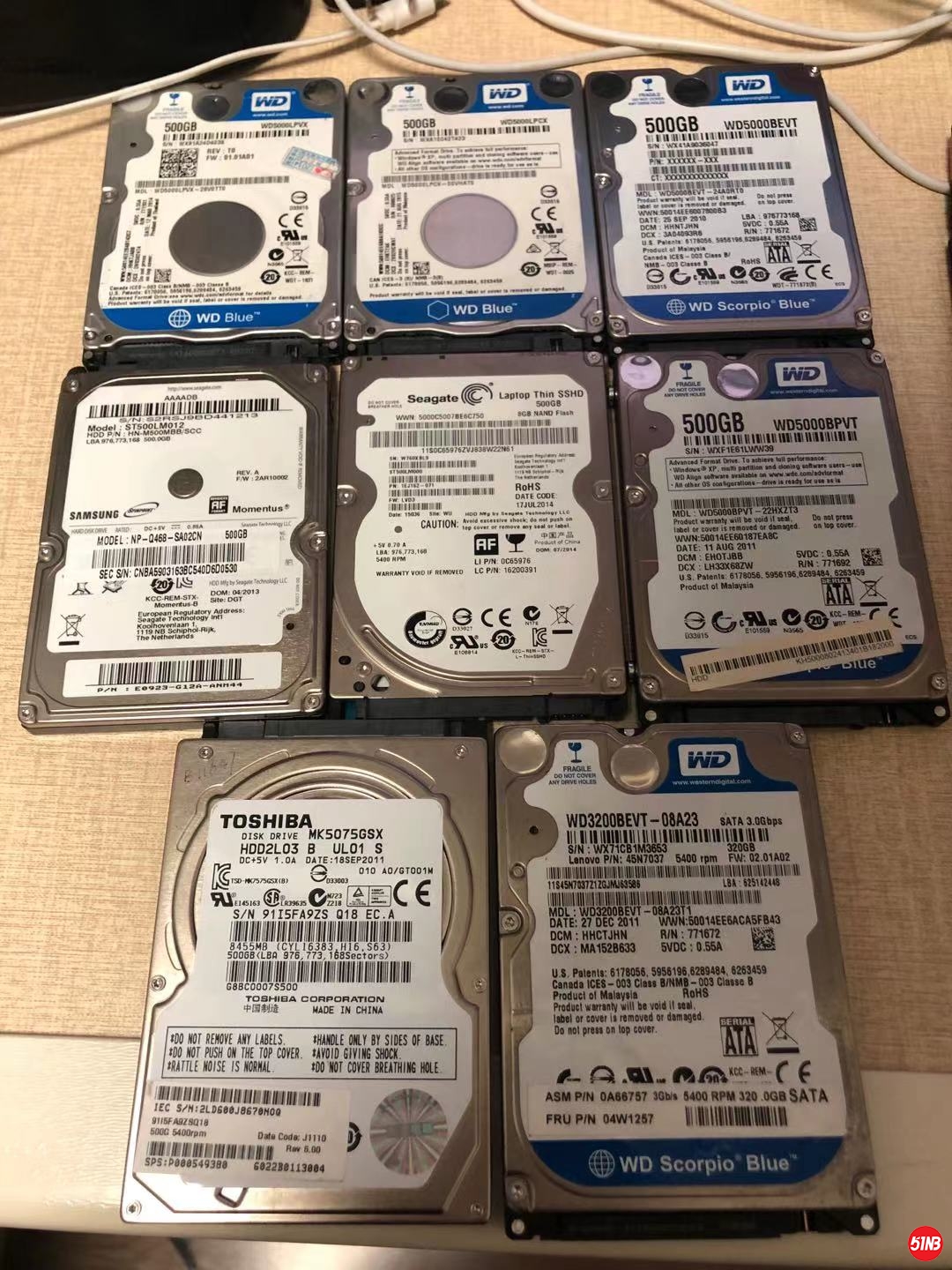 8个笔记本硬盘.jpg